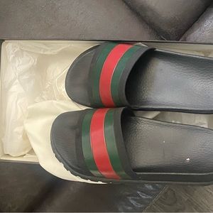 Gucci men sandals size 42 (9) 100% authentic